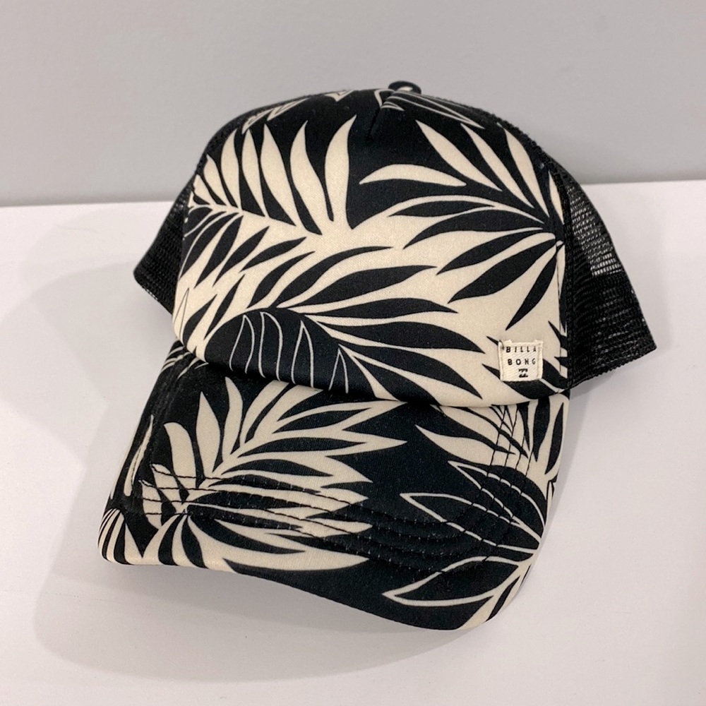 NWOT Billabong Women's Heritage Mashup Trucker Snapback Hat - Black & Cream